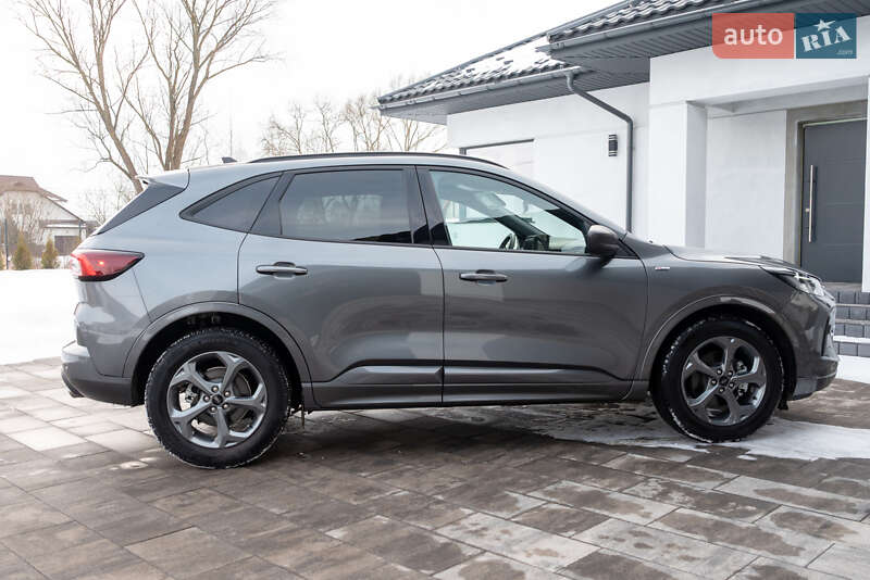 Внедорожник / Кроссовер Ford Escape 2023 в Ивано-Франковске