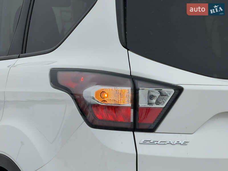 Позашляховик / Кросовер Ford Escape 2018 в Дрогобичі фото 28 Позашляховик / Кросовер Ford Escape 2018 в Дрогобичі