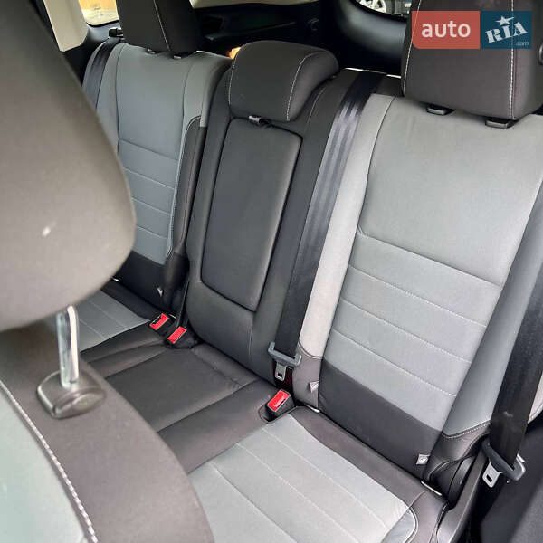 Позашляховик / Кросовер Ford Escape 2016 в Мукачевому фото 7 Позашляховик / Кросовер Ford Escape 2016 в Мукачевому