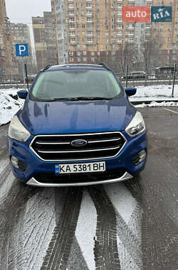 Внедорожник / Кроссовер Ford Escape 2017 в Киеве