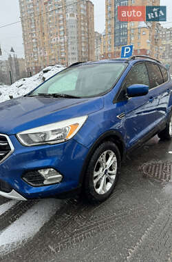 Внедорожник / Кроссовер Ford Escape 2017 в Киеве