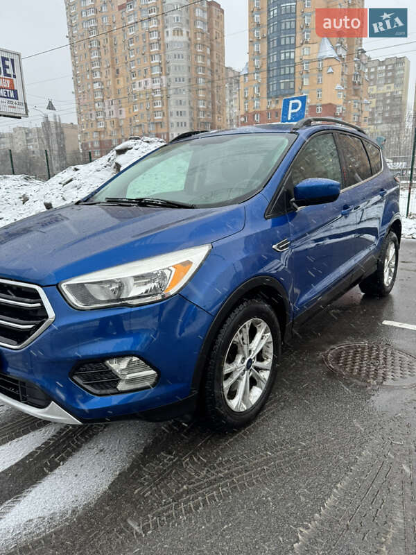 Внедорожник / Кроссовер Ford Escape 2017 в Киеве