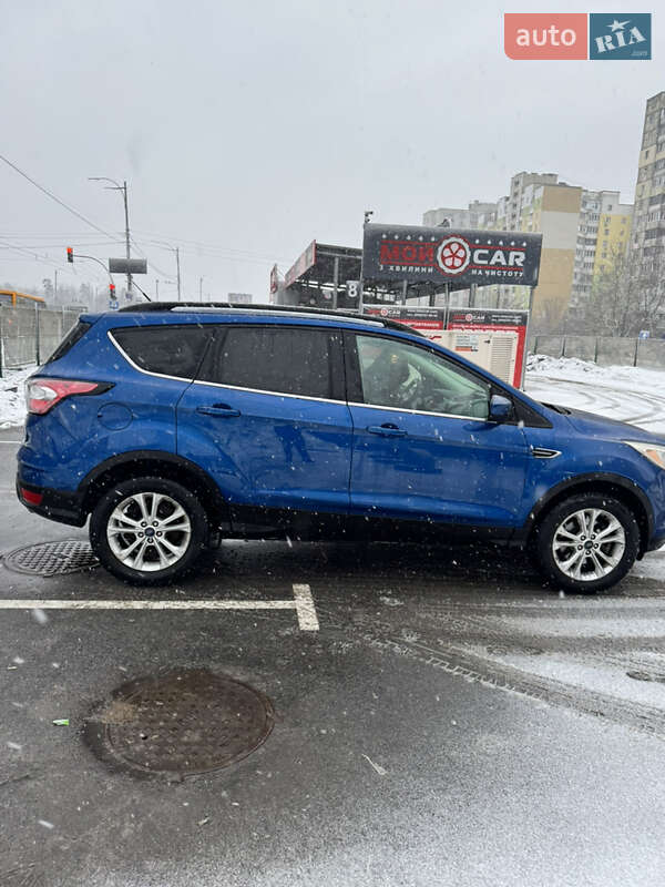 Внедорожник / Кроссовер Ford Escape 2017 в Киеве