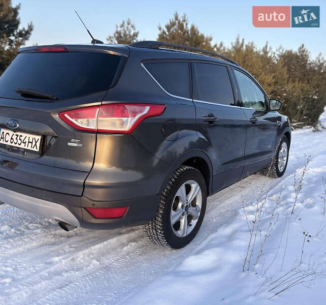 Внедорожник / Кроссовер Ford Escape 2015 в Луцке