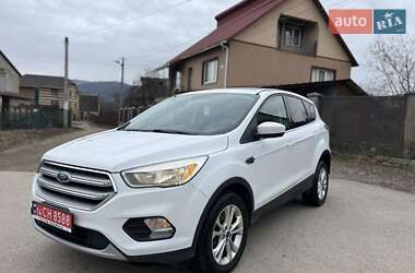 Внедорожник / Кроссовер Ford Escape 2016 в Хусте