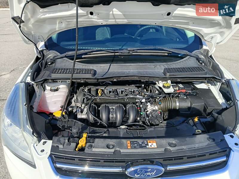 Внедорожник / Кроссовер Ford Escape 2015 в Запорожье