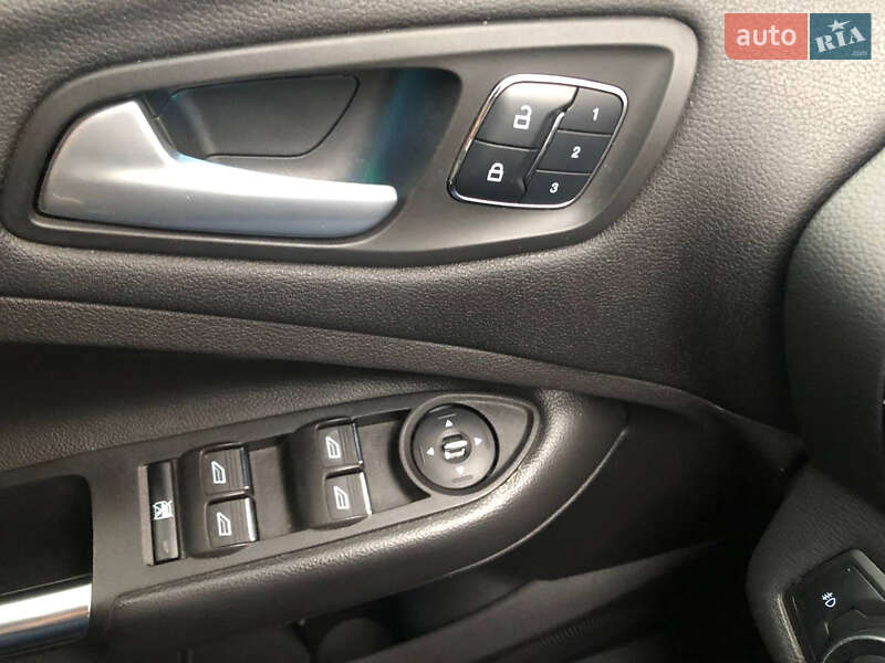 Позашляховик / Кросовер Ford Escape 2015 в Миколаєві фото 20 Позашляховик / Кросовер Ford Escape 2015 в Миколаєві