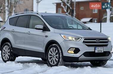 Внедорожник / Кроссовер Ford Escape 2017 в Львове