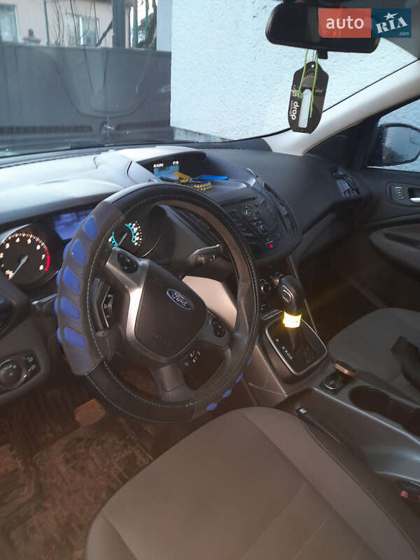 Внедорожник / Кроссовер Ford Escape 2012 в Ужгороде