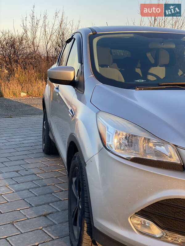 Внедорожник / Кроссовер Ford Escape 2014 в Ровно