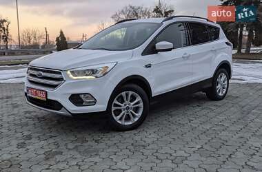 Позашляховик / Кросовер Ford Escape 2017 в Дубні