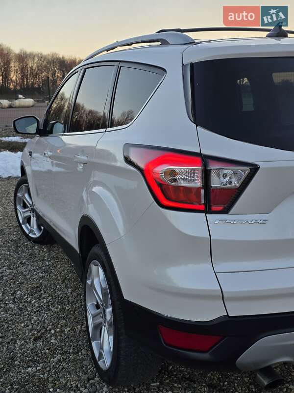 Позашляховик / Кросовер Ford Escape 2018 в Стрию