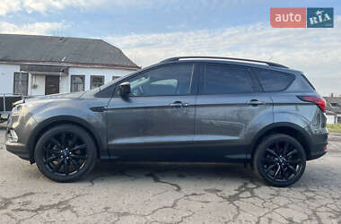 Внедорожник / Кроссовер Ford Escape 2019 в Дубно