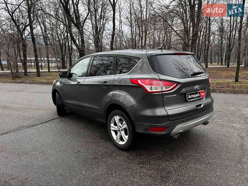 Внедорожник / Кроссовер Ford Escape 2016 в Запорожье