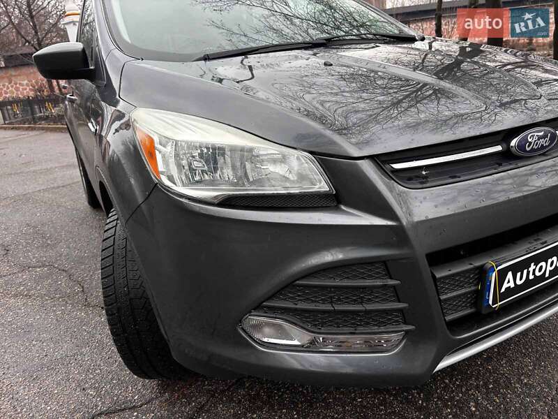 Внедорожник / Кроссовер Ford Escape 2016 в Запорожье