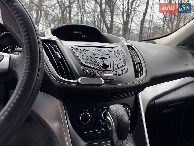 Внедорожник / Кроссовер Ford Escape 2016 в Запорожье