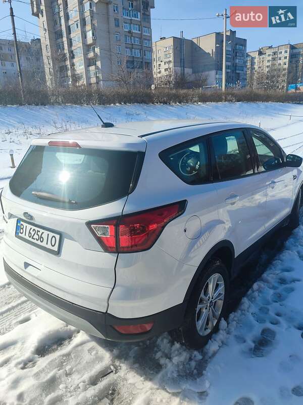 Позашляховик / Кросовер Ford Escape 2018 в Кременчуці