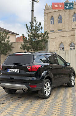Внедорожник / Кроссовер Ford Escape 2019 в Одессе