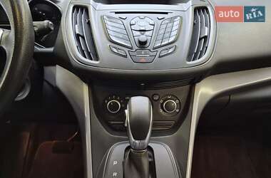 Внедорожник / Кроссовер Ford Escape 2015 в Хмельницком