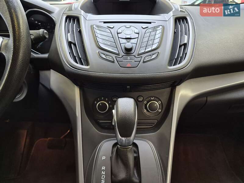 Внедорожник / Кроссовер Ford Escape 2015 в Хмельницком