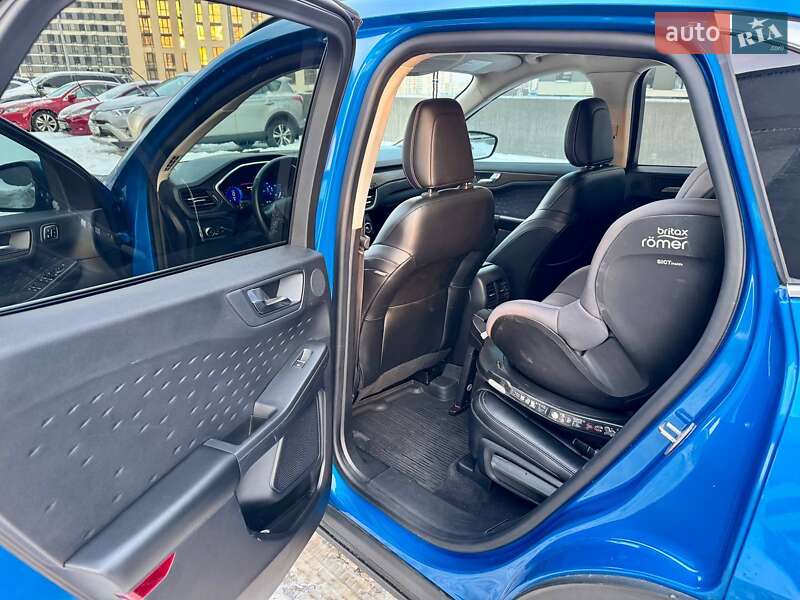 Внедорожник / Кроссовер Ford Escape 2019 в Киеве