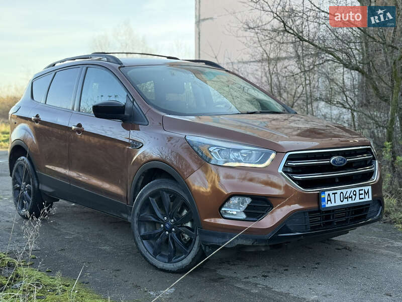 Внедорожник / Кроссовер Ford Escape 2017 в Коломые