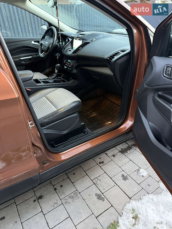 Внедорожник / Кроссовер Ford Escape 2017 в Коломые