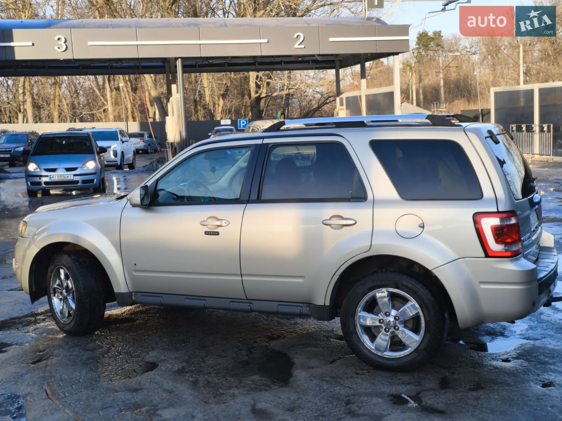 2011 Ford Escape - мініатюра 17
