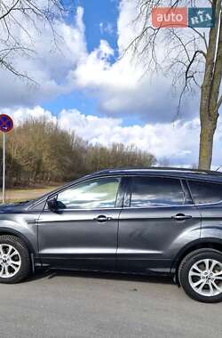 Внедорожник / Кроссовер Ford Escape 2017 в Сумах
