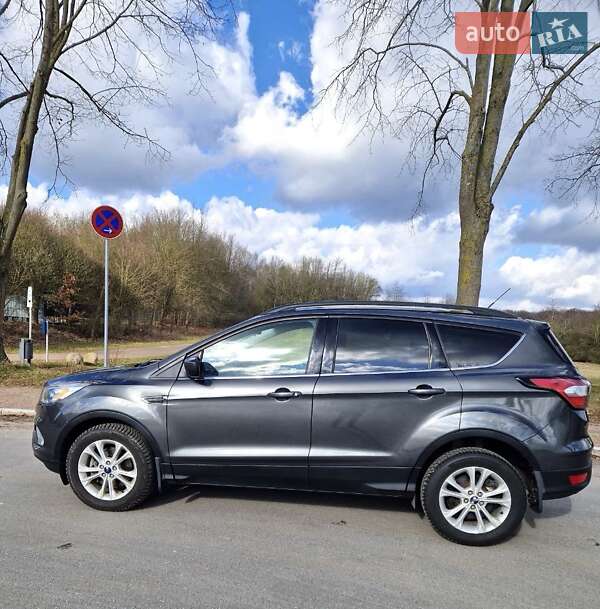 Внедорожник / Кроссовер Ford Escape 2017 в Сумах