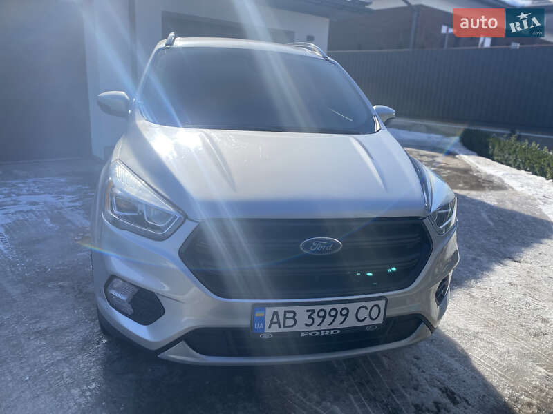 Внедорожник / Кроссовер Ford Escape 2016 в Виннице