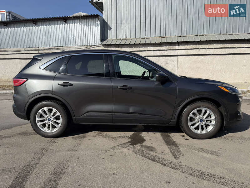 Внедорожник / Кроссовер Ford Escape 2020 в Киеве