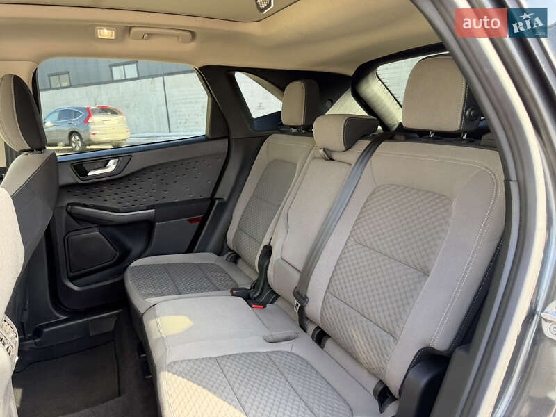 Внедорожник / Кроссовер Ford Escape 2020 в Киеве