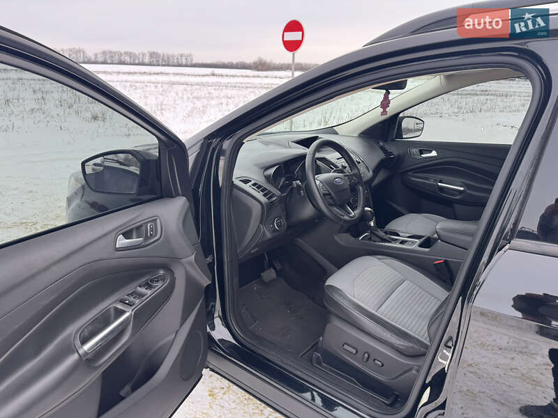 Внедорожник / Кроссовер Ford Escape 2017 в Сумах