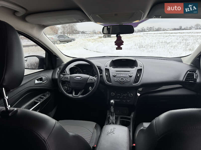 Внедорожник / Кроссовер Ford Escape 2017 в Сумах