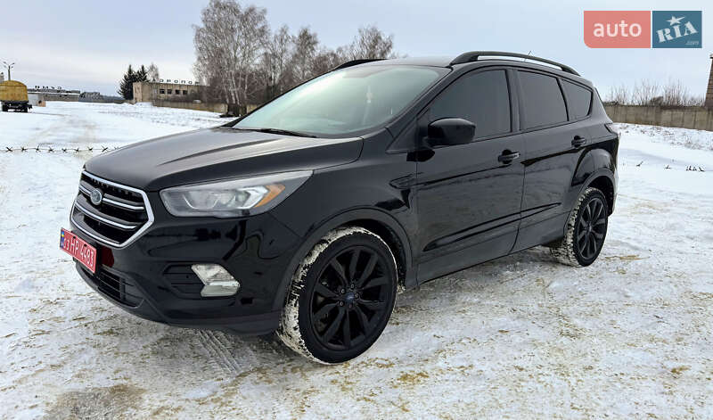 Внедорожник / Кроссовер Ford Escape 2017 в Сумах