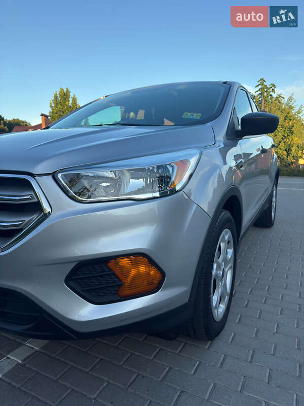 Внедорожник / Кроссовер Ford Escape 2016 в Виннице