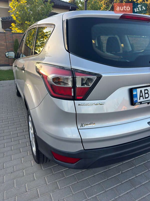 Внедорожник / Кроссовер Ford Escape 2016 в Виннице