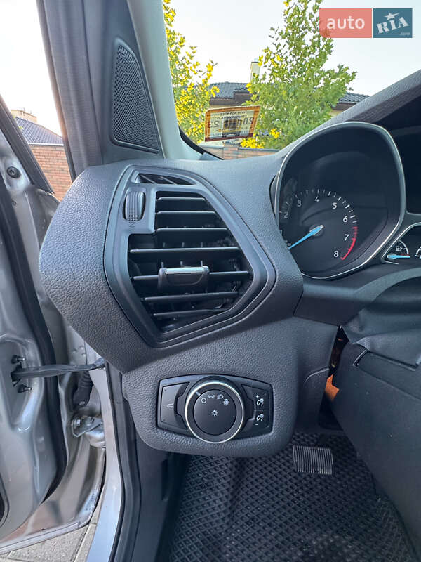 Внедорожник / Кроссовер Ford Escape 2016 в Виннице