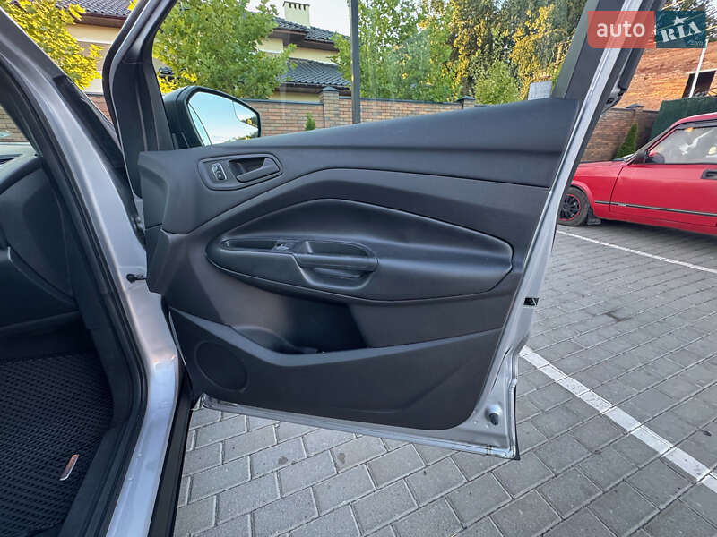 Внедорожник / Кроссовер Ford Escape 2016 в Виннице