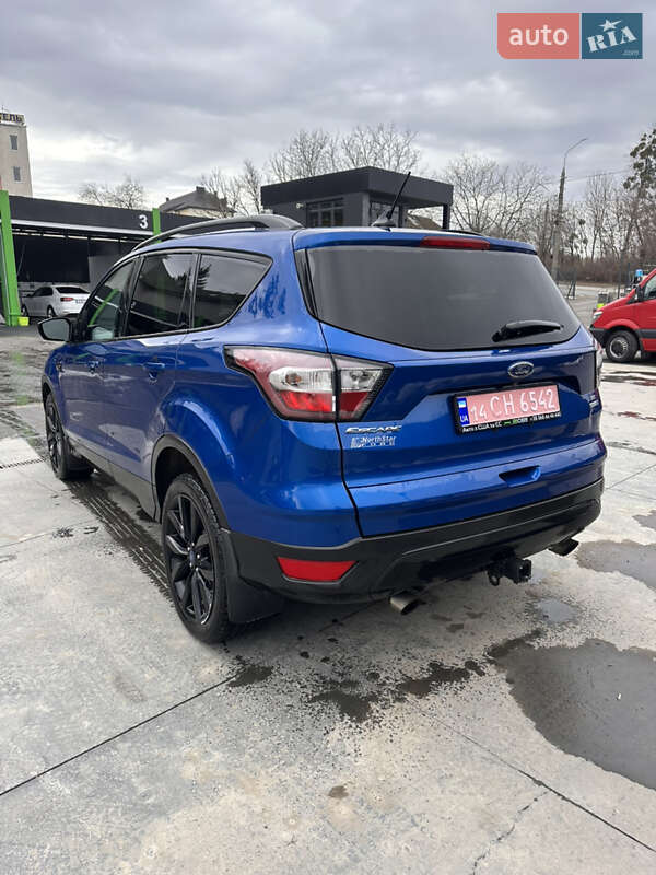 Внедорожник / Кроссовер Ford Escape 2017 в Черновцах