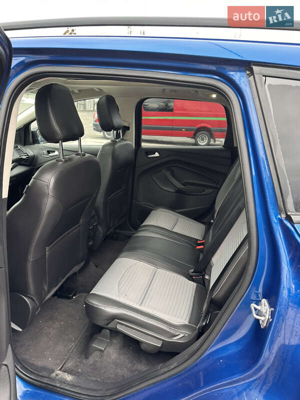 Внедорожник / Кроссовер Ford Escape 2017 в Черновцах