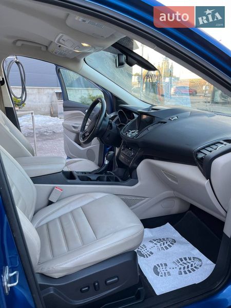 Внедорожник / Кроссовер Ford Escape 2017 в Львове