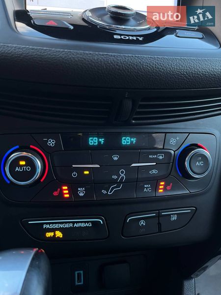 Внедорожник / Кроссовер Ford Escape 2017 в Львове