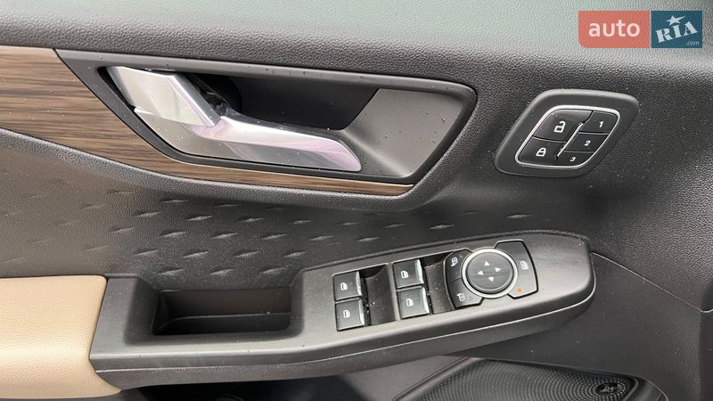 Внедорожник / Кроссовер Ford Escape 2020 в Одессе