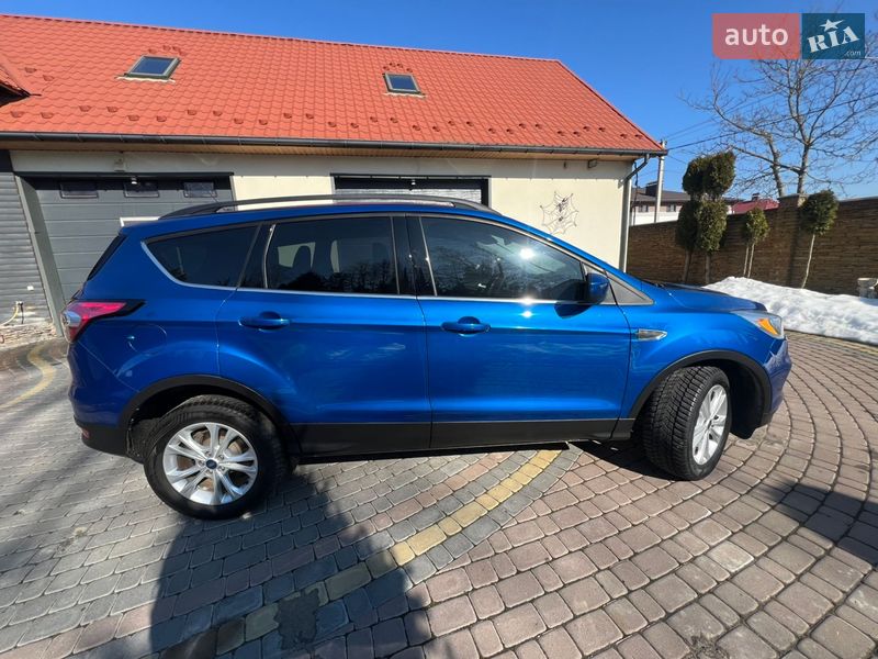 Внедорожник / Кроссовер Ford Escape 2018 в Дубно