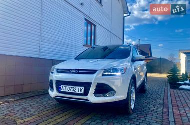 Позашляховик / Кросовер Ford Escape 2015 в Рожнятові