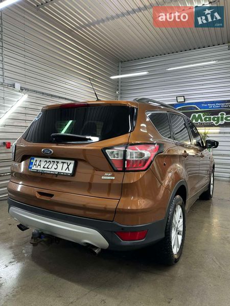 Позашляховик / Кросовер Ford Escape 2017 в Києві