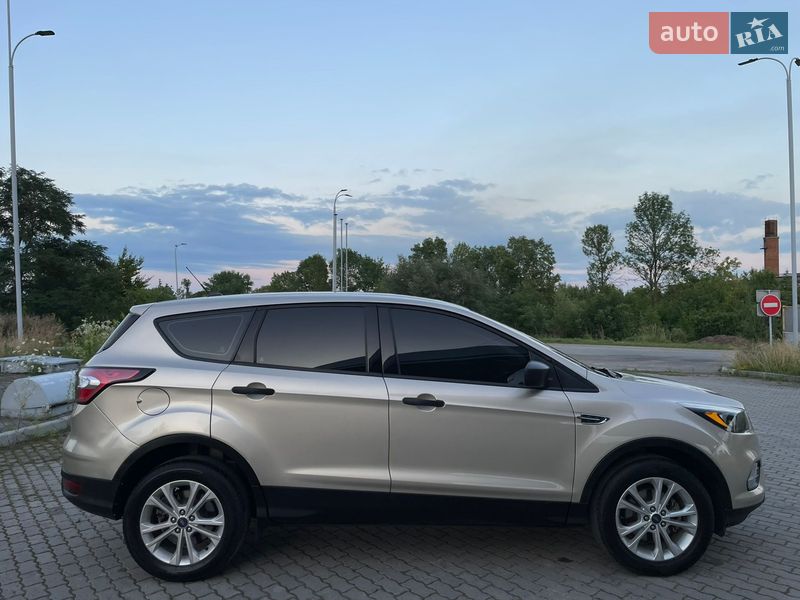 Внедорожник / Кроссовер Ford Escape 2017 в Подгайцах
