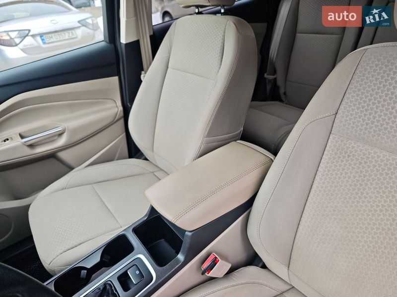 Внедорожник / Кроссовер Ford Escape 2017 в Сумах